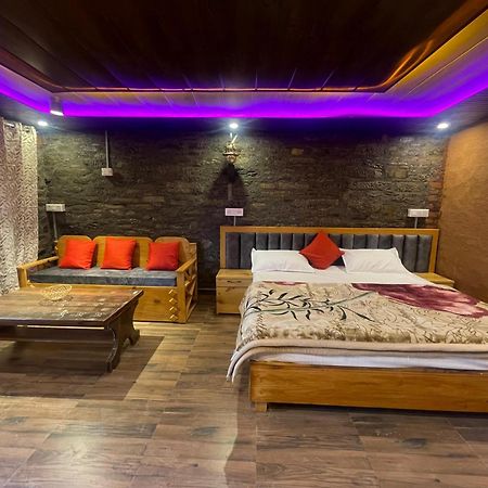 Nature Villaas Basa Homestay Pauri Exterior foto