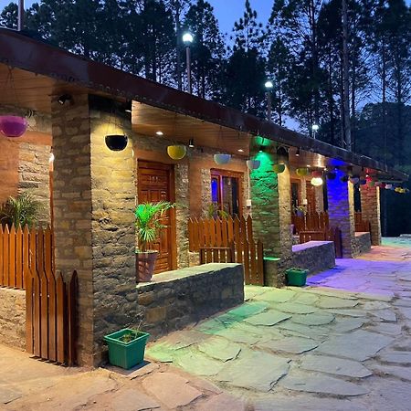 Nature Villaas Basa Homestay Pauri Exterior foto