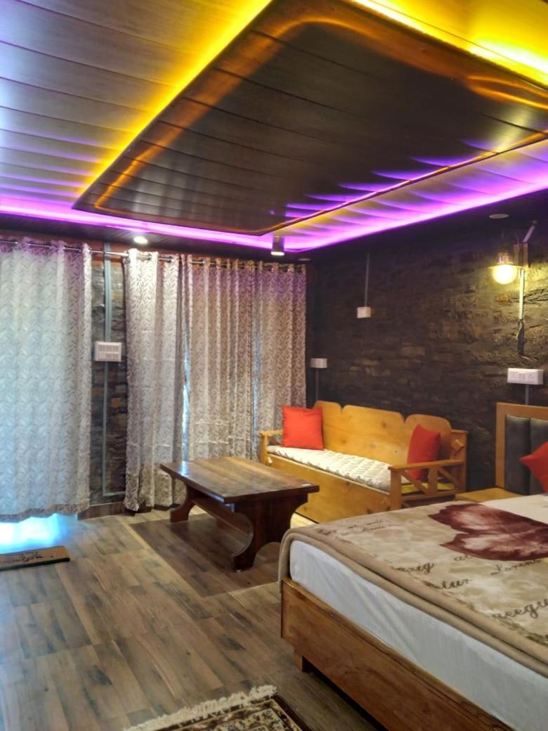 Nature Villaas Basa Homestay Pauri Exterior foto