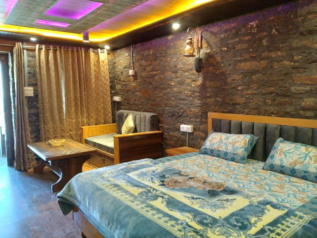 Nature Villaas Basa Homestay Pauri Exterior foto