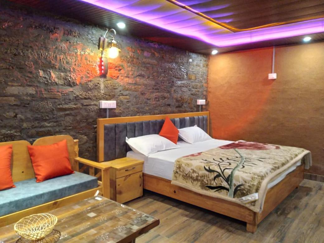 Nature Villaas Basa Homestay Pauri Exterior foto