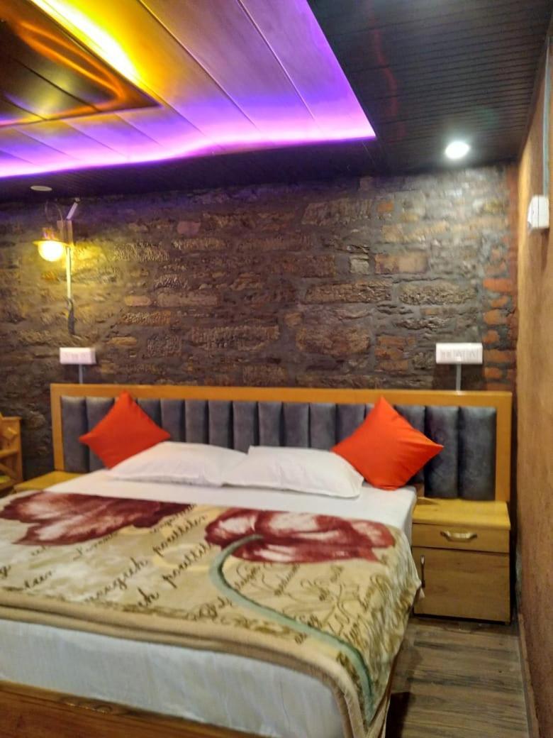 Nature Villaas Basa Homestay Pauri Exterior foto