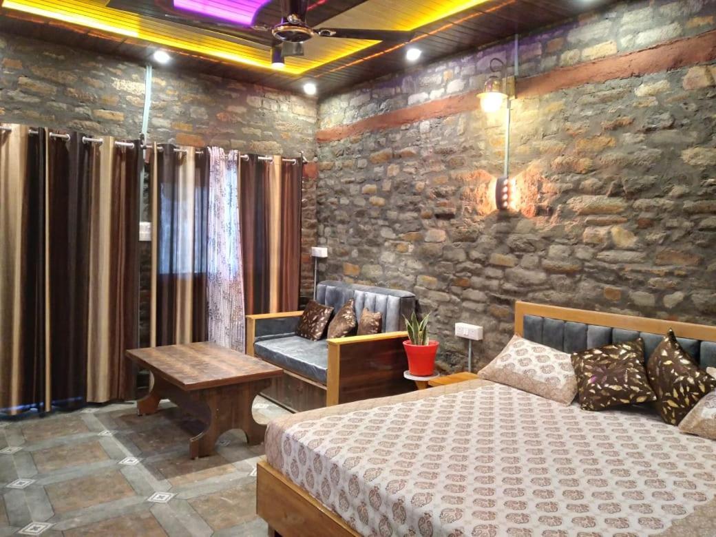 Nature Villaas Basa Homestay Pauri Exterior foto