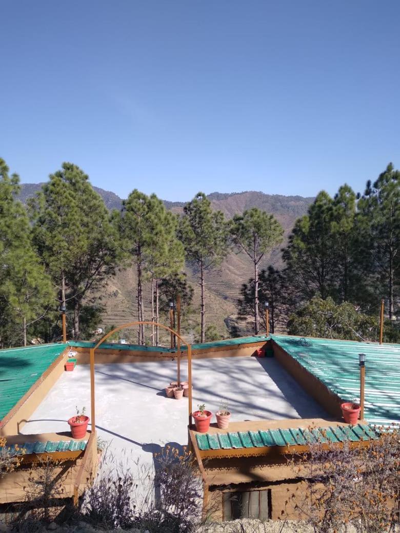Nature Villaas Basa Homestay Pauri Exterior foto