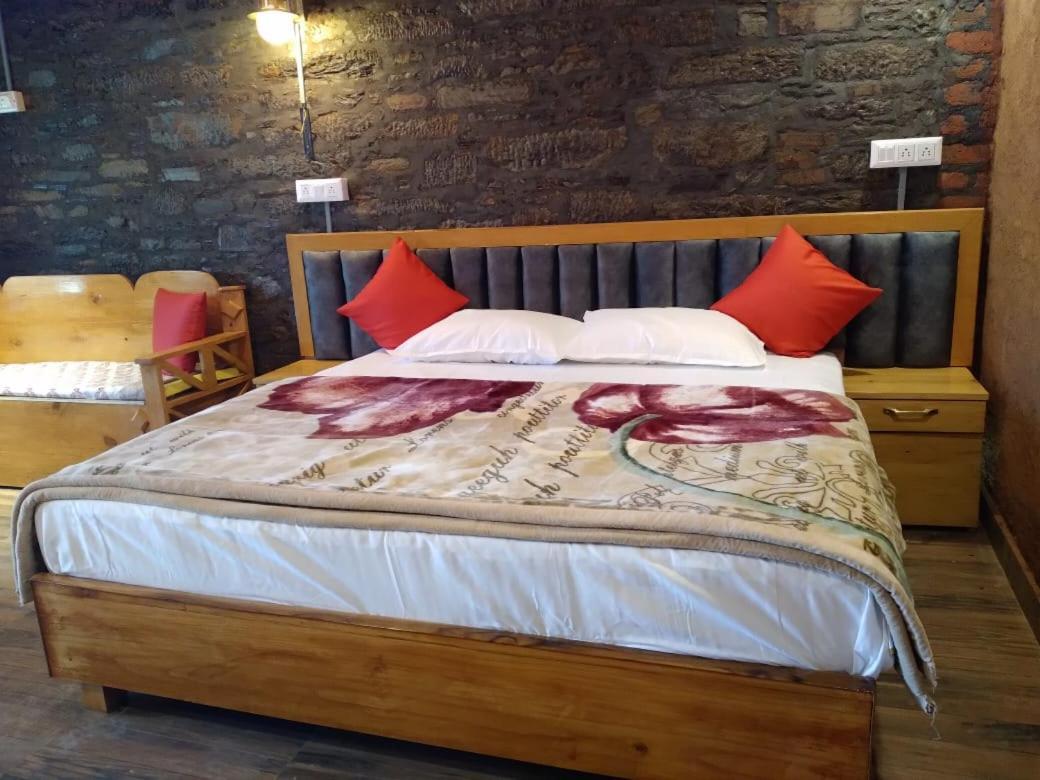 Nature Villaas Basa Homestay Pauri Exterior foto