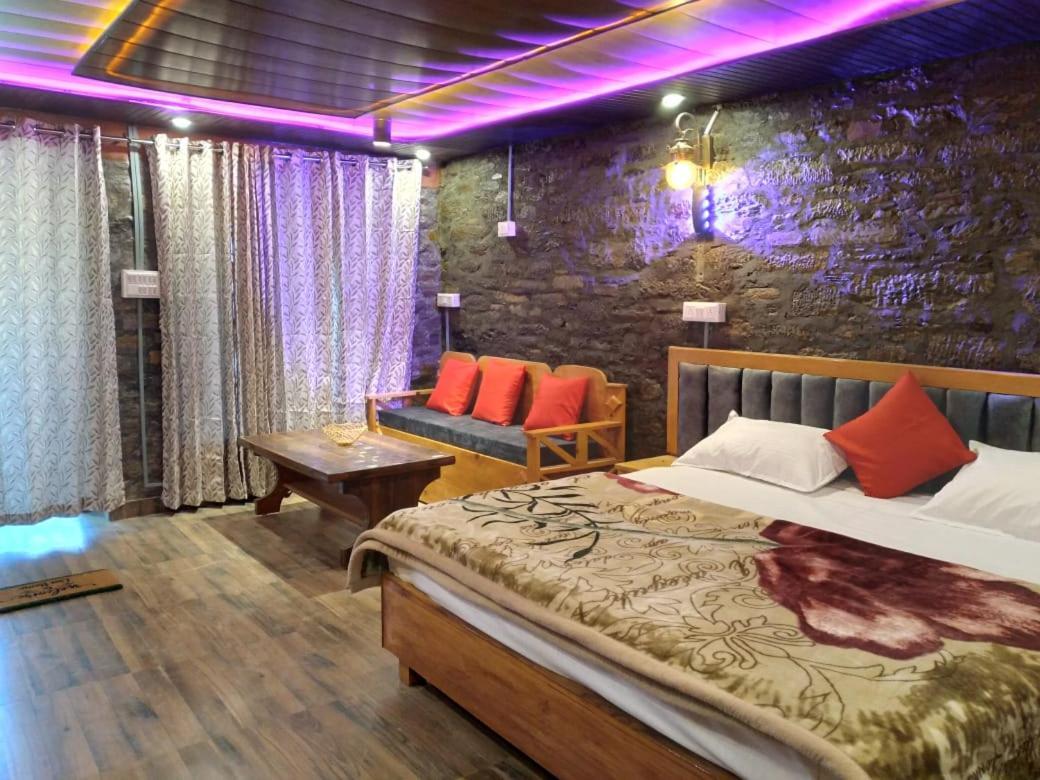 Nature Villaas Basa Homestay Pauri Exterior foto
