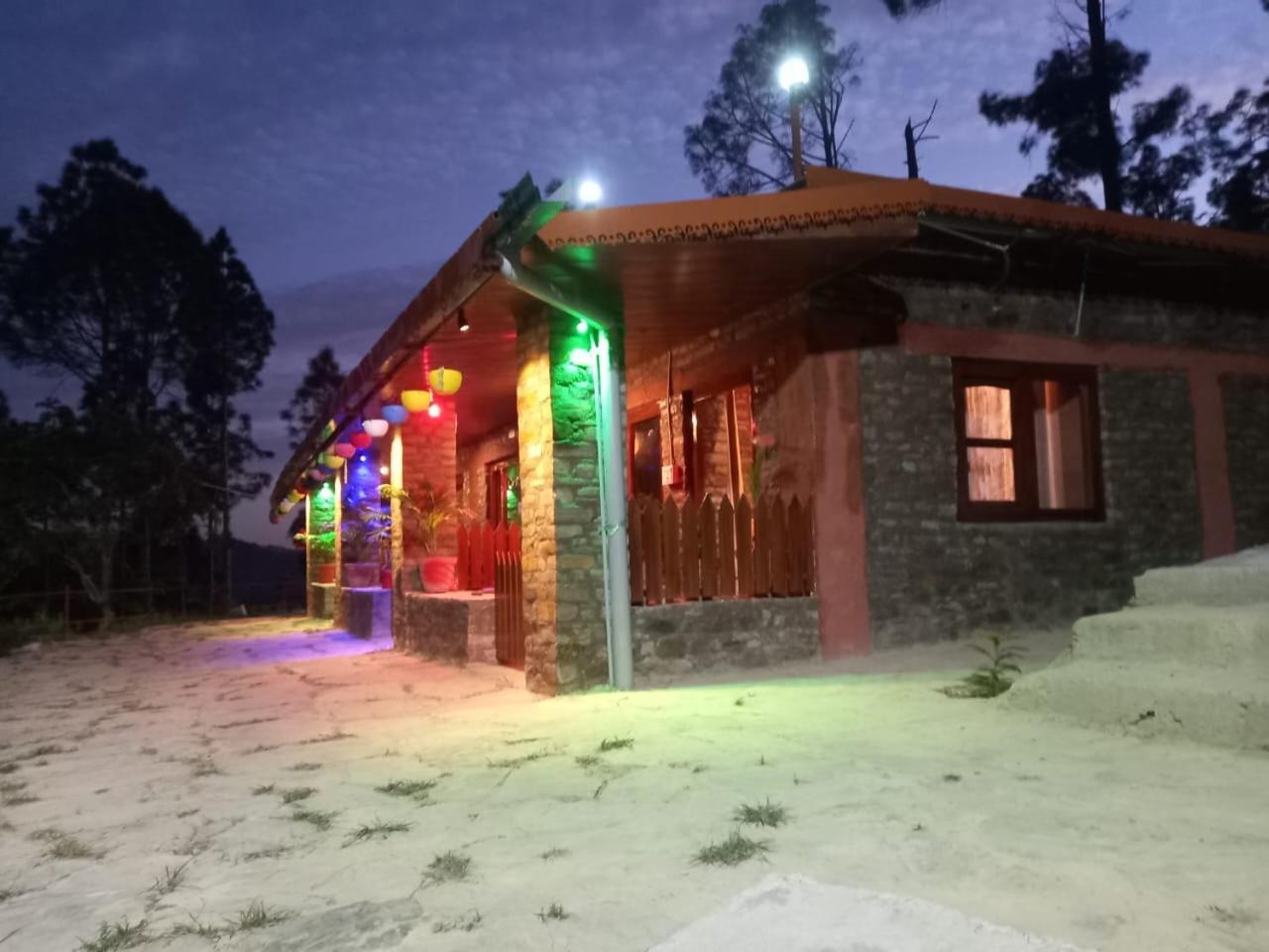 Nature Villaas Basa Homestay Pauri Exterior foto