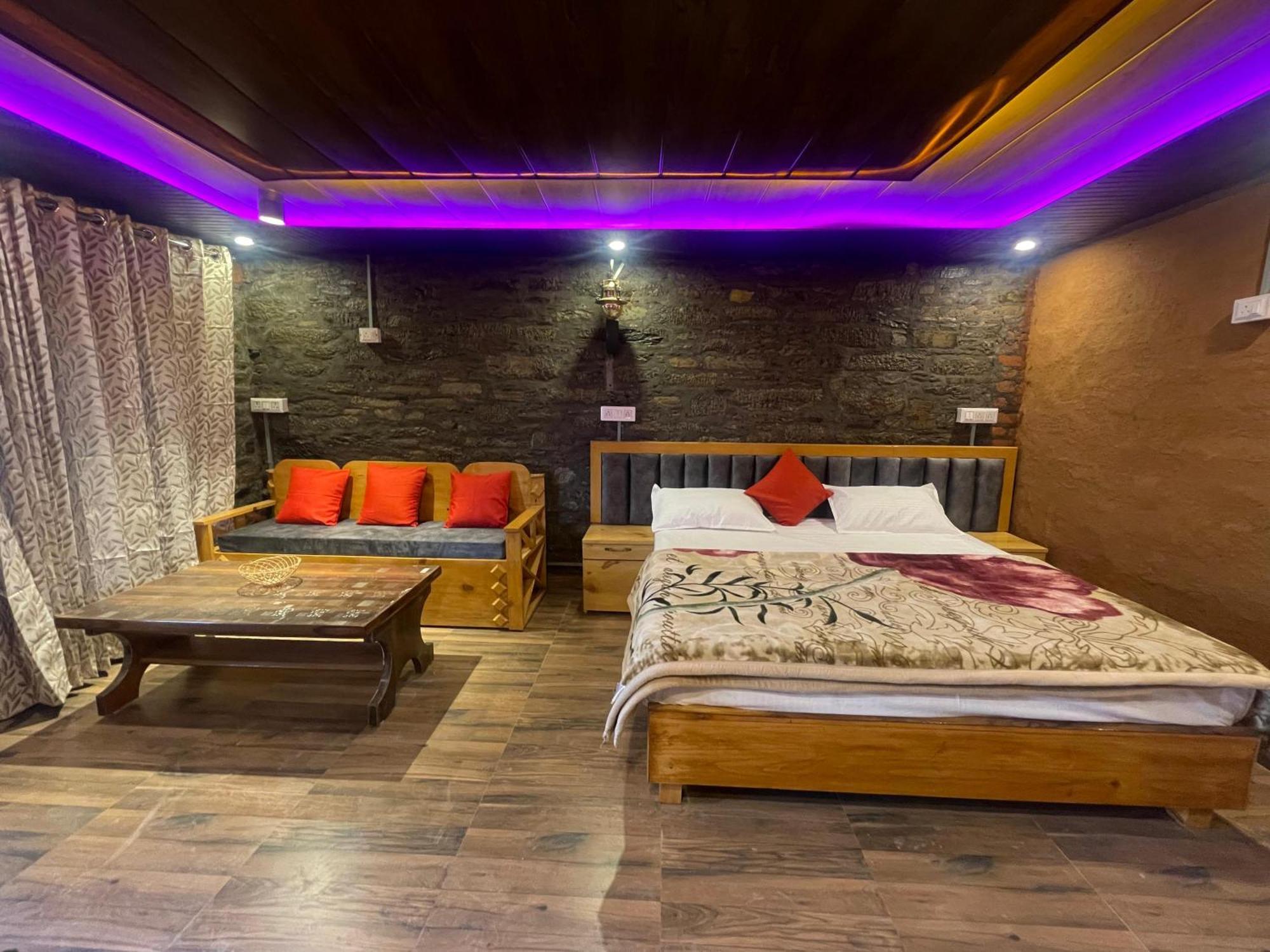 Nature Villaas Basa Homestay Pauri Exterior foto