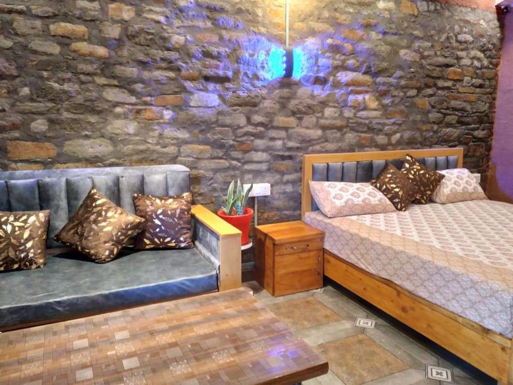 Nature Villaas Basa Homestay Pauri Exterior foto