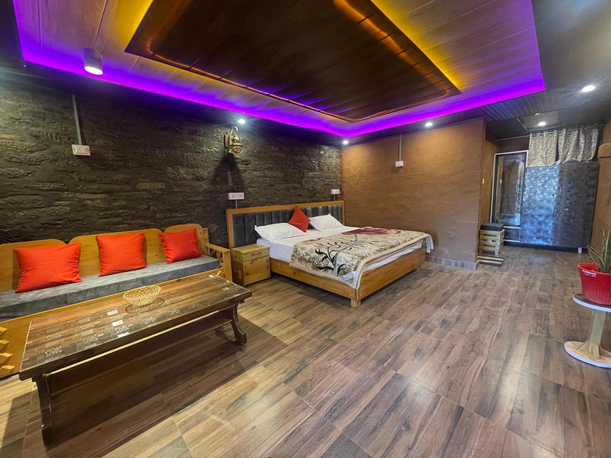 Nature Villaas Basa Homestay Pauri Exterior foto