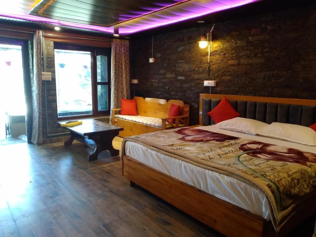 Nature Villaas Basa Homestay Pauri Exterior foto