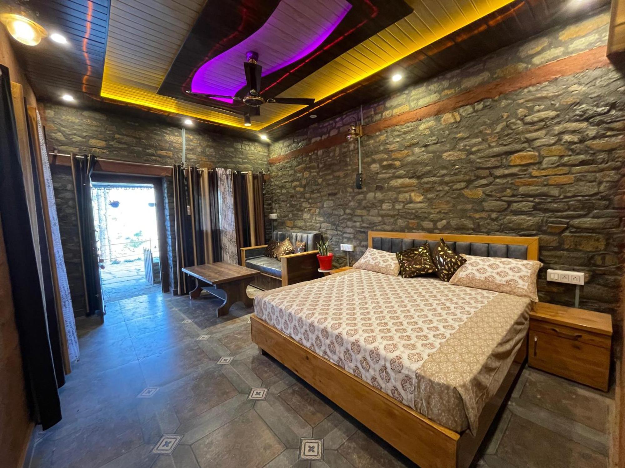 Nature Villaas Basa Homestay Pauri Exterior foto