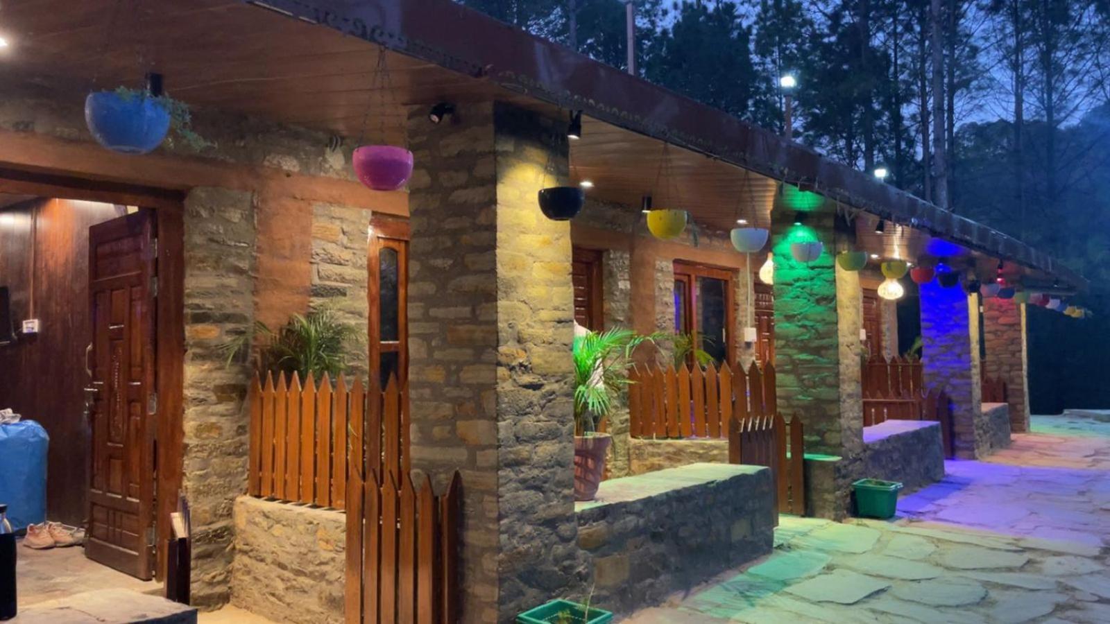 Nature Villaas Basa Homestay Pauri Exterior foto