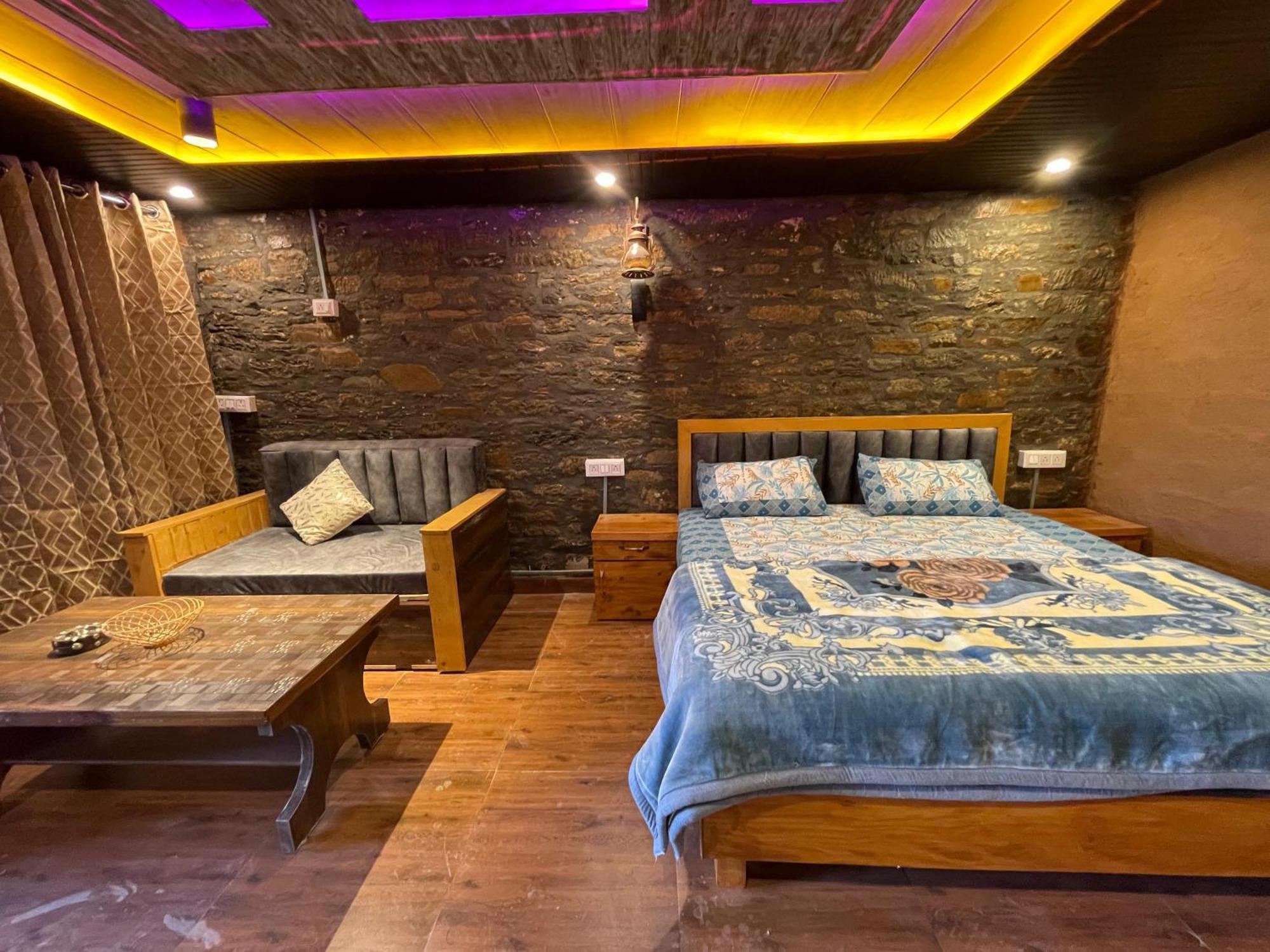 Nature Villaas Basa Homestay Pauri Exterior foto