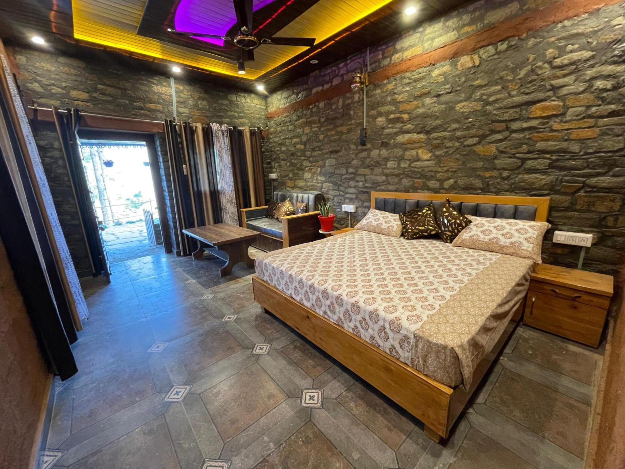 Nature Villaas Basa Homestay Pauri Exterior foto