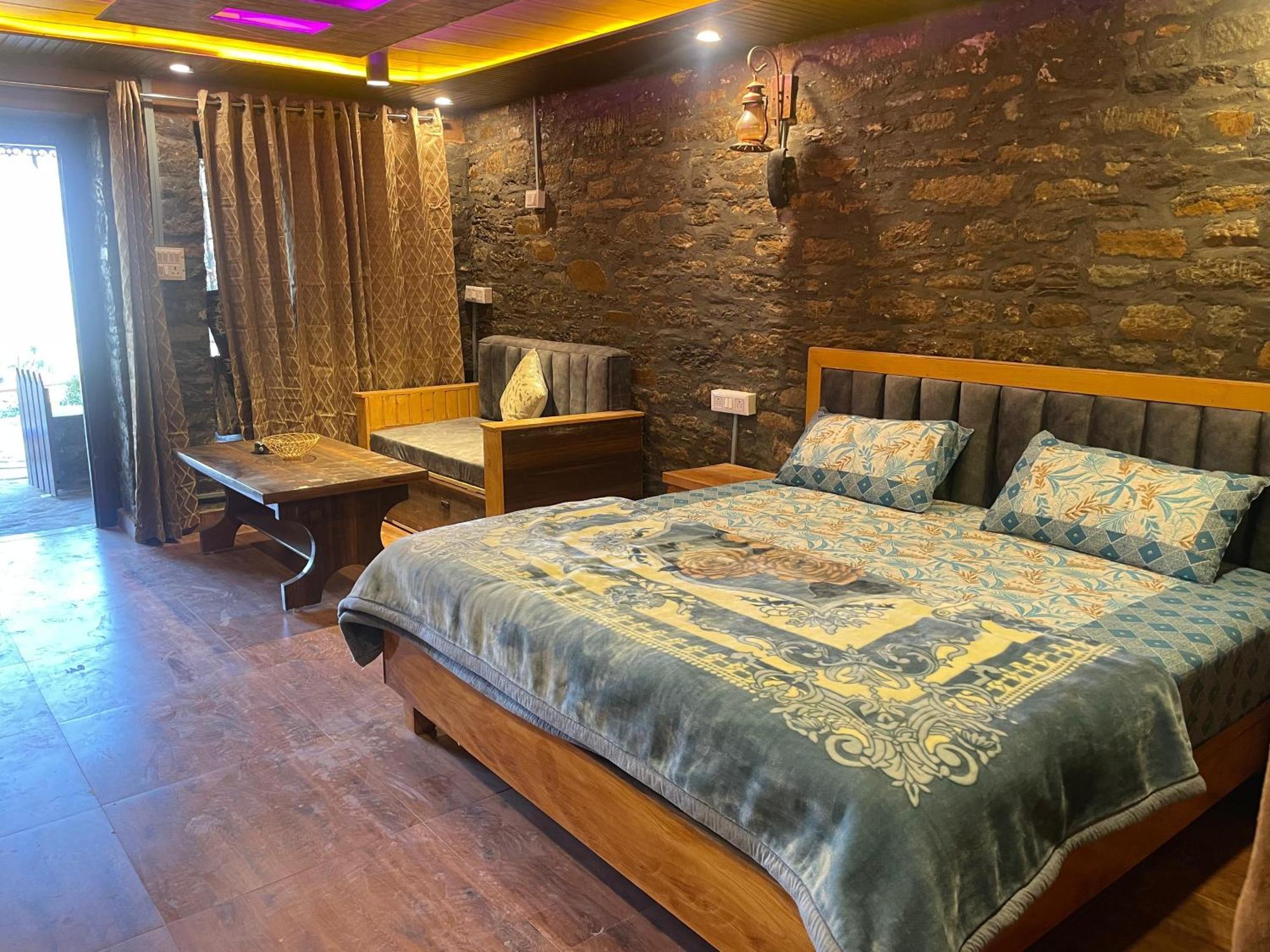 Nature Villaas Basa Homestay Pauri Exterior foto